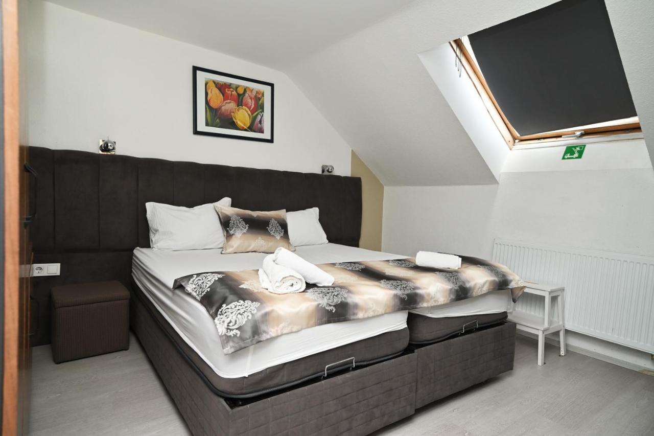 Ferienwohnung&Aparts By Kispet Group Hotels In Oberhausen Оберхаузен Екстериор снимка
